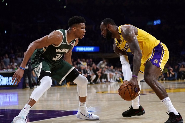 8868体育官网入口-纪录井喷周:老詹纪录终结 KD里程碑 字母放话登顶 哈登得分前十