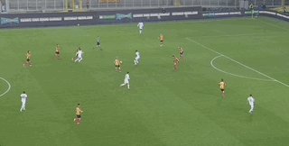 8868体育-【意甲】普利希奇双响，米兰连追3球3比2逆转莱切！