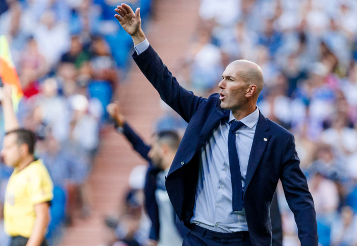 8868体育8868 SPORTS-恭喜皇马！齐达内考虑复出，采访透露秘诀，姆巴佩偷着乐|齐内丁·齐达内|基利安·姆巴佩|皇家马德里|哈维-阿隆索|C罗_新浪体育_新浪新闻