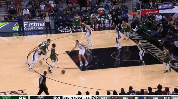 8868体育官方网站-【观察】战绩低迷≠表现萎靡 字母哥仍在悄悄进化