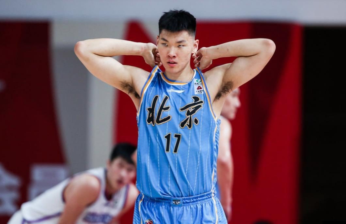8868体育平台-签约麦基！周琦替补地位不保，场均3.6分白拿顶薪，明年合同到期|北京队|范子铭|中锋|贾维尔-麦基|北京首钢_新浪体育_新浪新闻