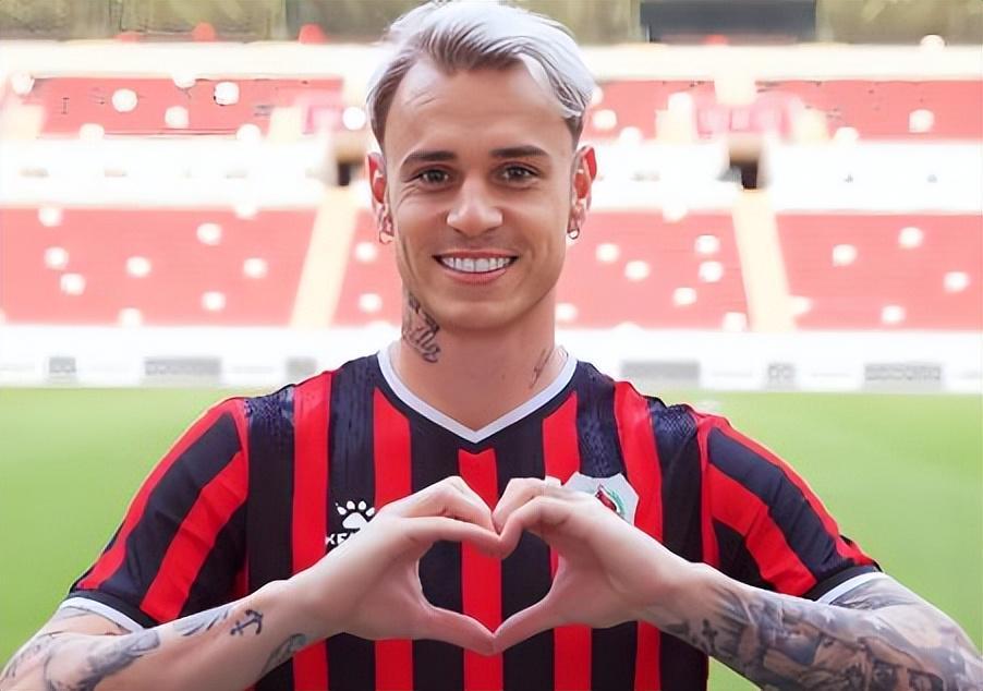 8868体育官网入口-鲁能主场踢辽宁铁人首发预测！王大雷携手高准翼出战，克雷桑领衔