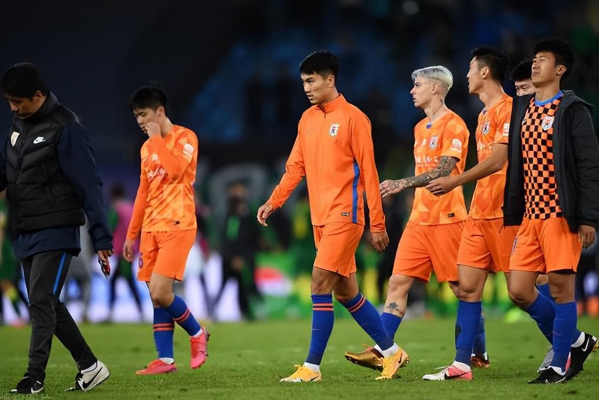 8868体育官网入口-鲁能主场踢辽宁铁人首发预测！王大雷携手高准翼出战，克雷桑领衔