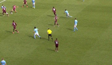 1618060928599046787.gif 8868体育-【英超】托雷斯扳平 曼城补时遭绝杀负10人利兹联