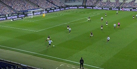 1616282716938019609.gif 8868体育官方网站-【早报】主场连戴帽+德甲射手榜第二!莱万再冲金球!