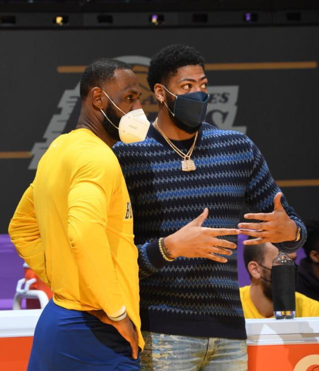 8868体育官方网站-浓眉：我知道詹姆斯不在乎MVP 他想要的是FMVP